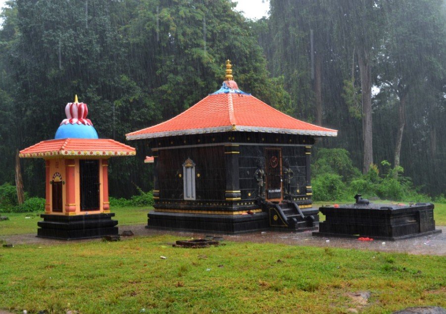 Sree Cheengeri Bhagavati Temple, Wayanad, Kerala - Vushii.com Sree Cheengeri Bhagavati Temple, Wayanad, Kerala - Vushii.com